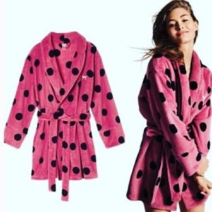 🎁Victoria’s Secret Pink/Black Polka Dot Robe